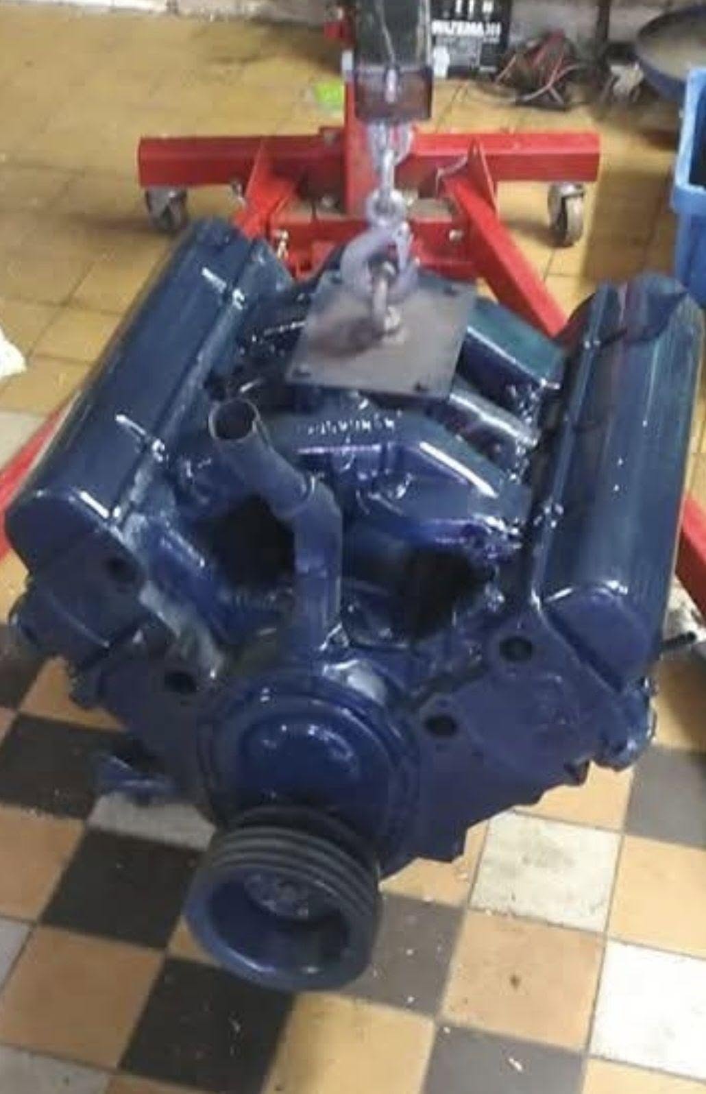 Tomt Cadillac 365 motorblock